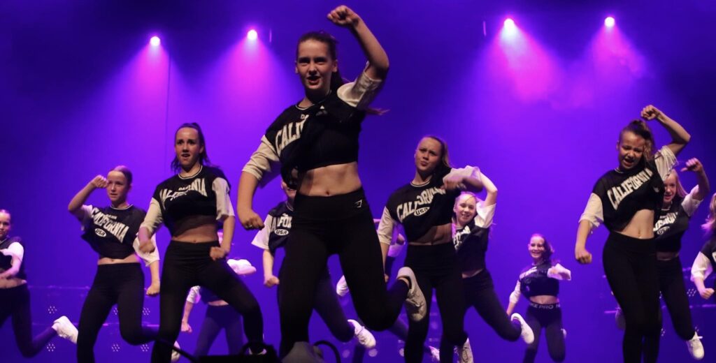 Street-HipHop-Show-Dance