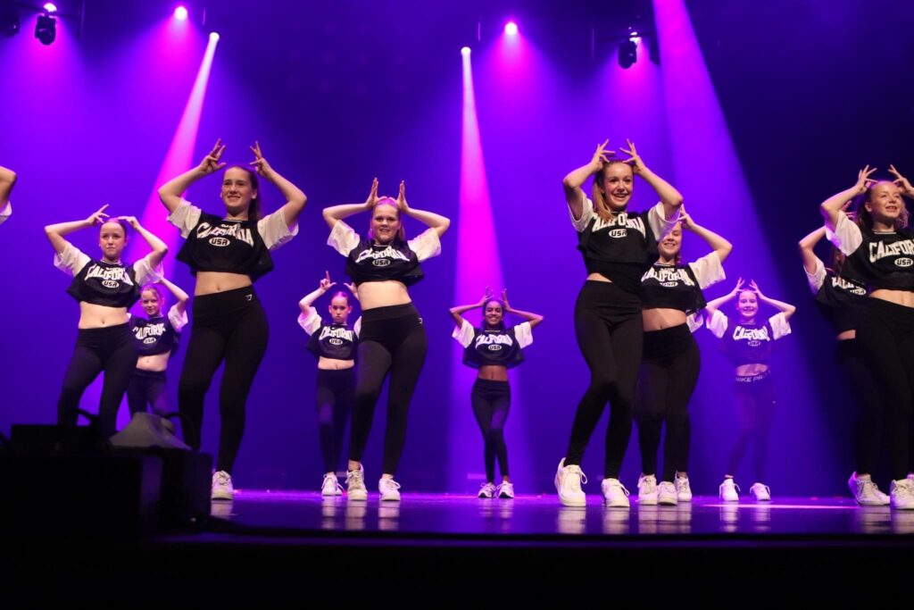 Street-HipHop-Show-Dance